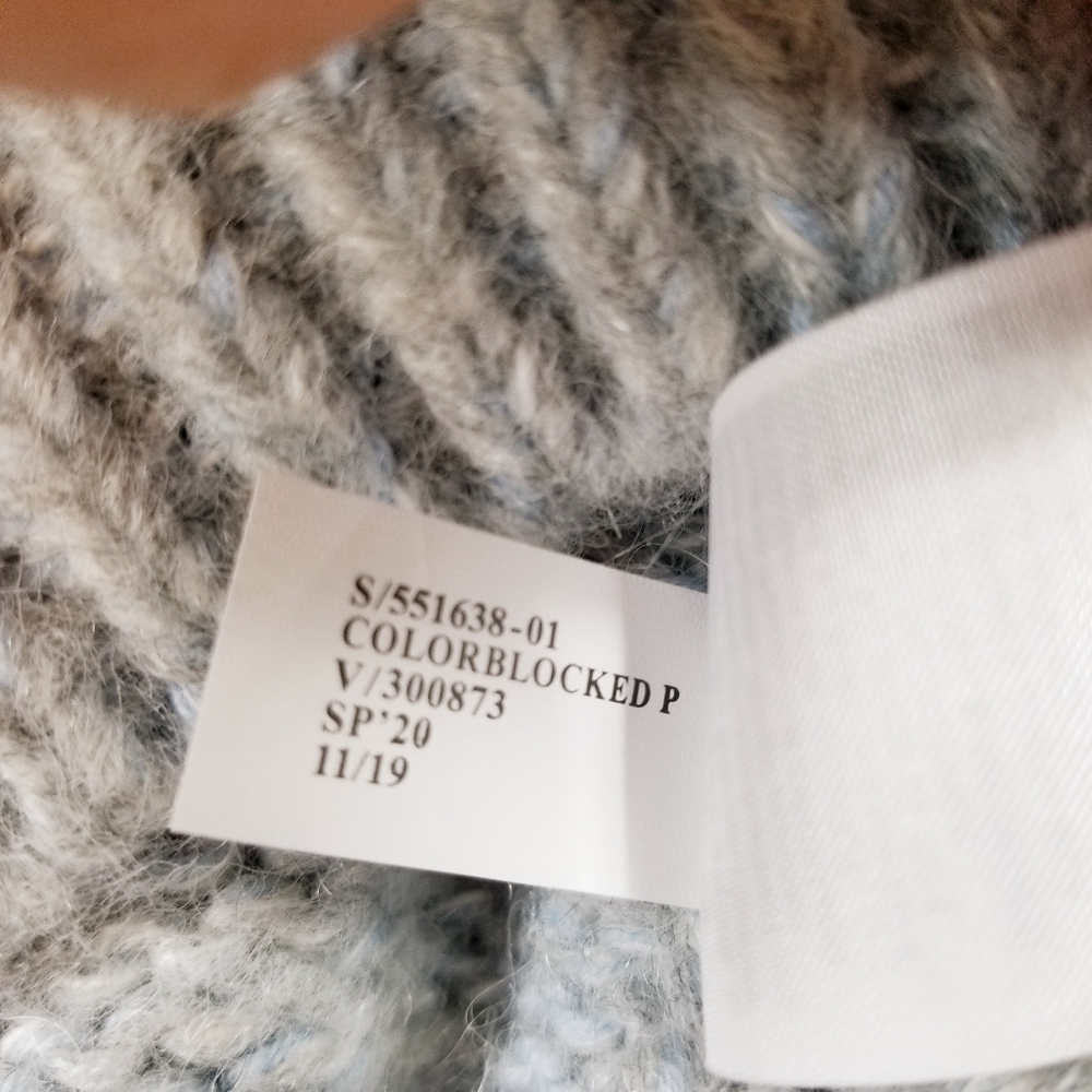 Banana Republic Cropped Ombre Fuzzy Sweater SPR 20 - Picture 9 of 11
